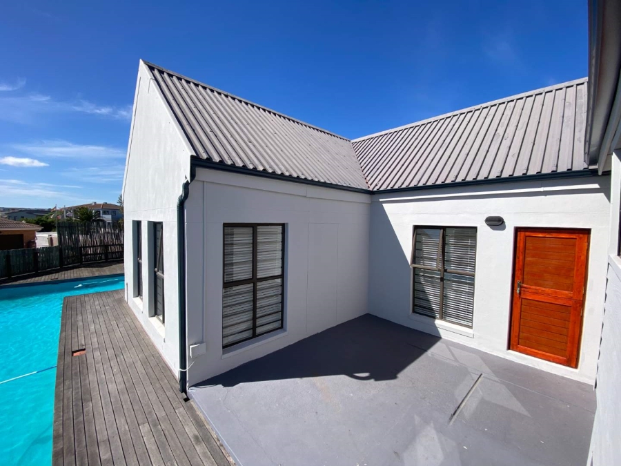 7 Bedroom Property for Sale in Myburgh Park Western Cape